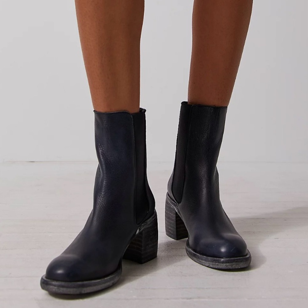 FP Essential Chelsea Boots